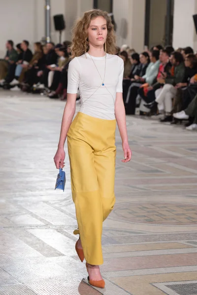 Look 45